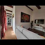 De A 700 Metres De La Plage, Totalement Independant Et Accessible Par Un Escalier Exterieur サント・マキシム