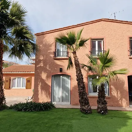 De à 700 Mètres De La Plage, Totalement Indépendant Et Accessible Par Un Escalier Extérieur Apartamento Sainte-Maxime