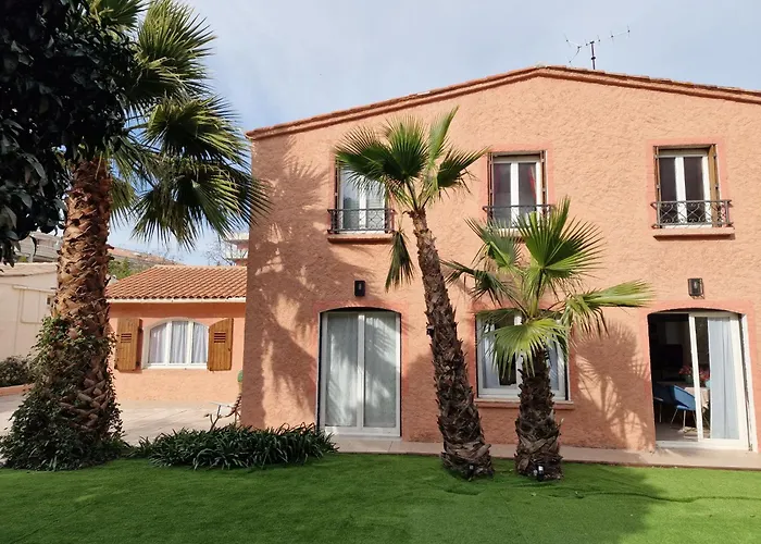 De A 700 Metres De La Plage, Totalement Independant Et Accessible Par Un Escalier Exterieur Apartment Sainte-Maxime