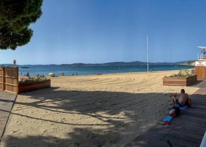 Apartamento De à 700 Mètres De La Plage, Totalement Indépendant Et Accessible Par Un Escalier Extérieur Sainte-Maxime