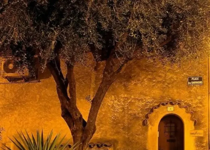 De à 700 Mètres De La Plage, Totalement Indépendant Et Accessible Par Un Escalier Extérieur Apartamento