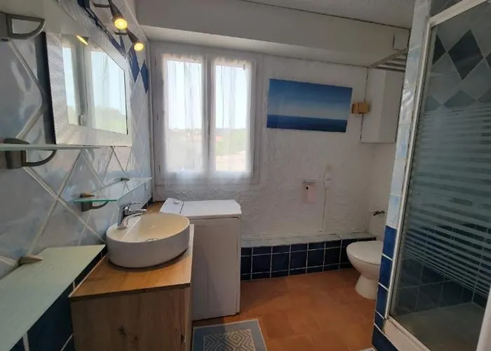 De à 700 Mètres De La Plage, Totalement Indépendant Et Accessible Par Un Escalier Extérieur Apartamento Sainte-Maxime