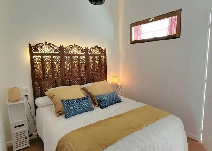 De à 700 Mètres De La Plage, Totalement Indépendant Et Accessible Par Un Escalier Extérieur Apartamento *