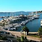 De A 700 Metres De La Plage, Totalement Independant Et Accessible Par Un Escalier Exterieur *
