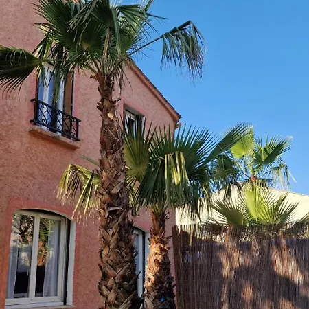 Apartamento De A 700 Metres De La Plage, Totalement Independant Et Accessible Par Un Escalier Exterieur