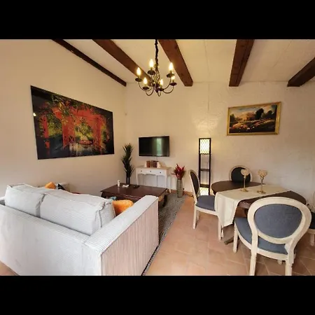 De A 700 Metres De La Plage, Totalement Independant Et Accessible Par Un Escalier Exterieur Sainte-Maxime