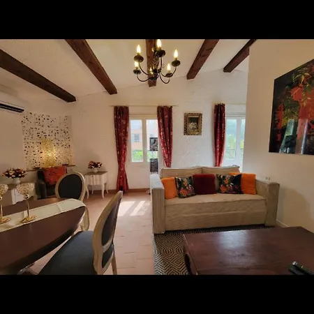 De A 700 Metres De La Plage, Totalement Independant Et Accessible Par Un Escalier Exterieur Apartment