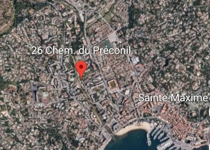 De à 700 Mètres De La Plage, Totalement Indépendant Et Accessible Par Un Escalier Extérieur Appartamento Sainte-Maxime