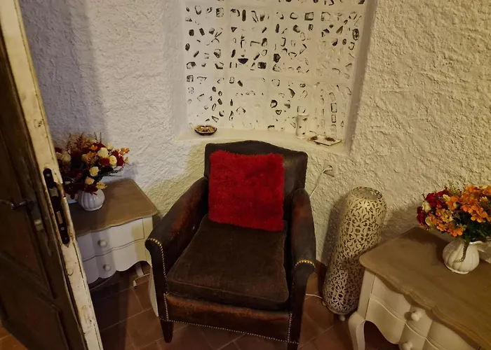 Appartamento De à 700 Mètres De La Plage, Totalement Indépendant Et Accessible Par Un Escalier Extérieur *